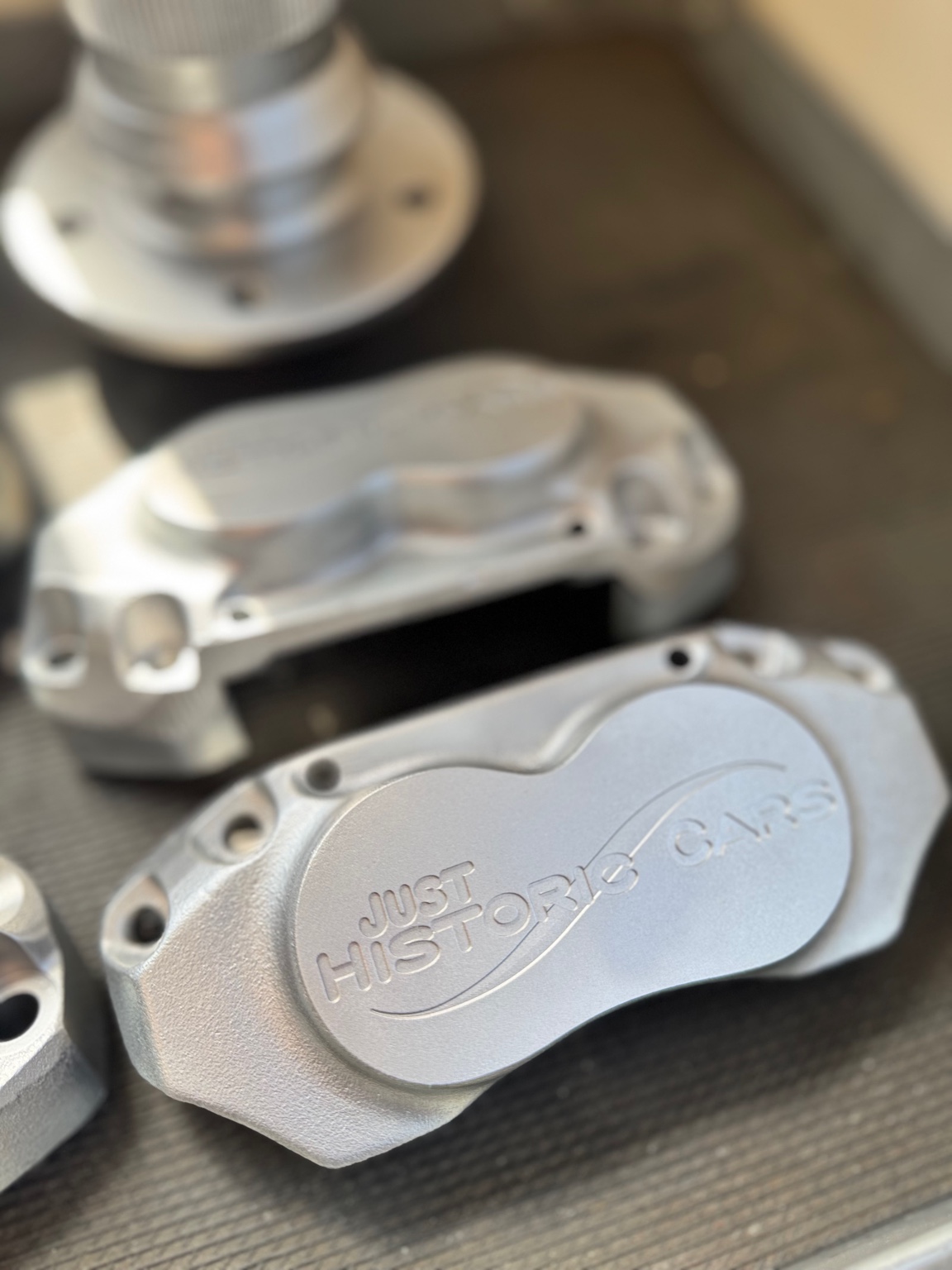Vapour blasted aluminium calipers